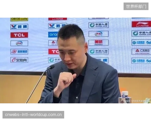 上海队凭借窒息式防守强度，卢伟的防守体系完全压制北京队。