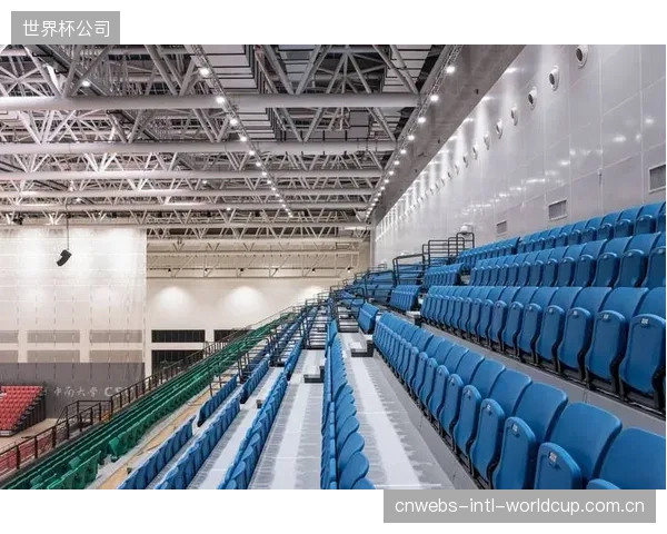 从推荐到强制：新版建筑照明设计标准预计将提升对室外体育场馆眩光控制的要求，非对称配光应用将迎来政策驱动